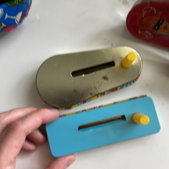 Vintage Metal Noise Makers, 70s Tin Litho Noisemaker Toys - Picture 4 of 9